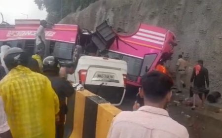 കുറ്റിപ്പുറത്ത് ദേശീയപാതയിൽ സ്വകാര്യ ബസ് മറിഞ്ഞു; ഒരാൾ മരിച്ചു, 20 പേർക്ക് പരിക്ക്