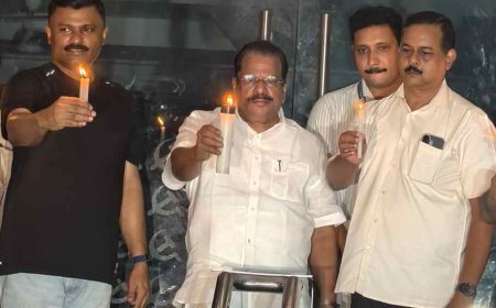 കേരളത്തിൽ 'അരണ്ട സര്‍ക്കാര്‍' ഭാരമായി മാറി: ഇ.പി. ജയരാജൻ; പവർകട്ടിനെതിരെ എകെജി സെന്ററിൽ മെഴുകുതിരി പ്രതിഷേധം