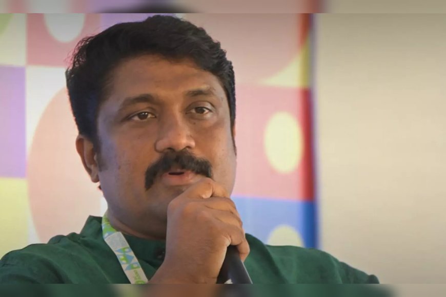 'വകുപ്പുകൊള്ളയ്ക്ക് പിന്നാലെ കടൽക്കൊള്ള'; വി ഡി സതീശന്റെ മംഗലാപുരം യാത്രയിൽ ചോദ്യങ്ങളുമായി എ എ റഹീം