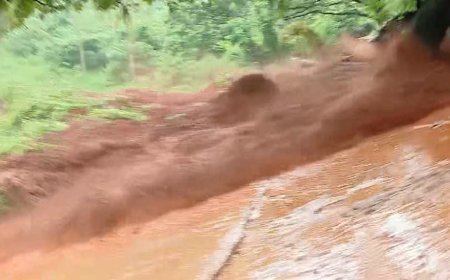പരപ്പനങ്ങാടിയിൽ വൻ മണ്ണിടിച്ചിൽ; അശാസ്ത്രീയ മണ്ണെടുപ്പെന്ന് നാട്ടുകാർ, നടപടി ഉറപ്പാക്കി മന്ത്രി