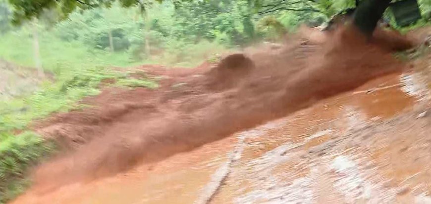പരപ്പനങ്ങാടിയിൽ വൻ മണ്ണിടിച്ചിൽ; അശാസ്ത്രീയ മണ്ണെടുപ്പെന്ന് നാട്ടുകാർ, നടപടി ഉറപ്പാക്കി മന്ത്രി